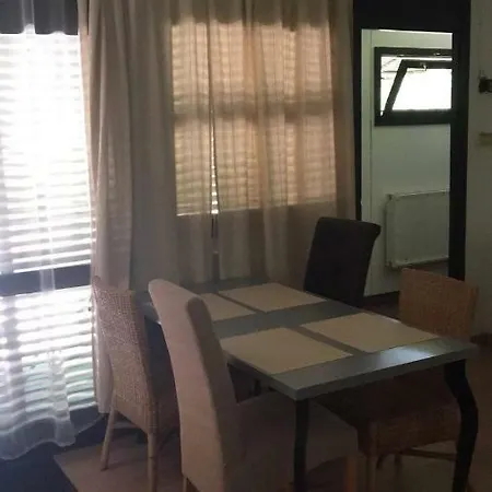 Vendégház Piheno Turistahaz Es Apartman *